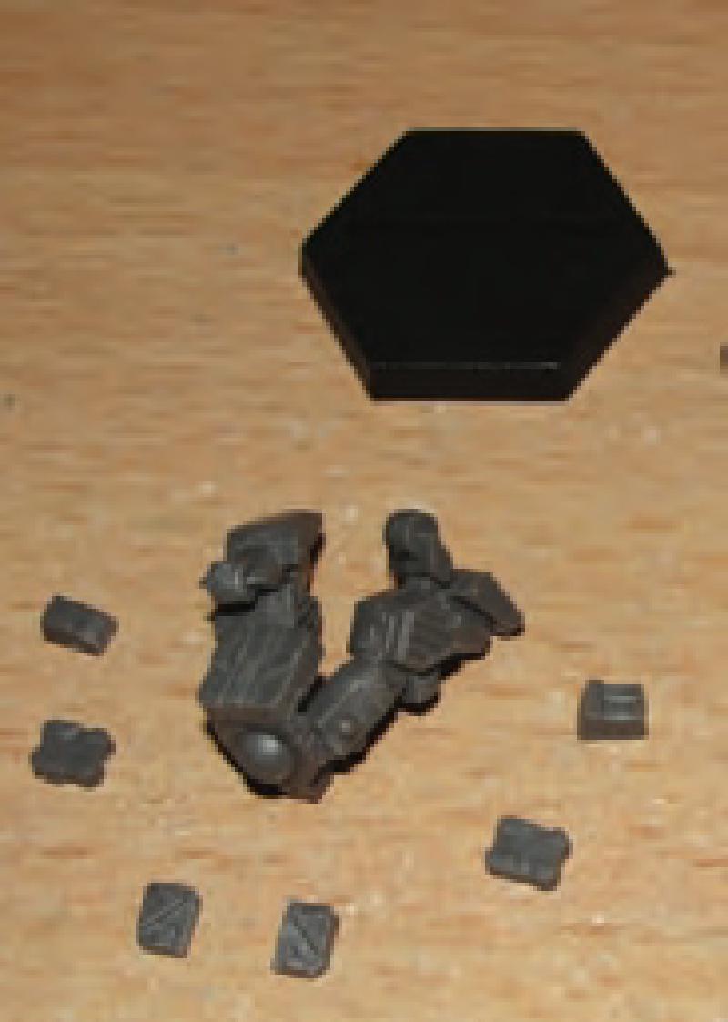 Legs/hip/butt plate glued and hip armor plates, ammo clip, and small box clipped & cleaned.